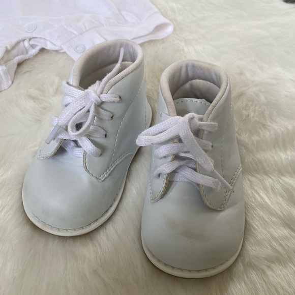 Pink and white formal onesies and white shoes - Picture 5 of 10